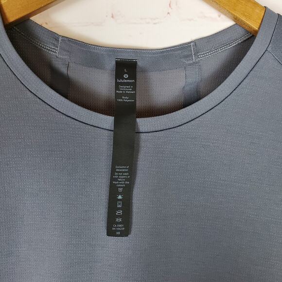 Lululemon Fast Free Bold Lines Short Sleeve Shirt Mens L Asphalt Gray Reflective - Picture 5 of 11